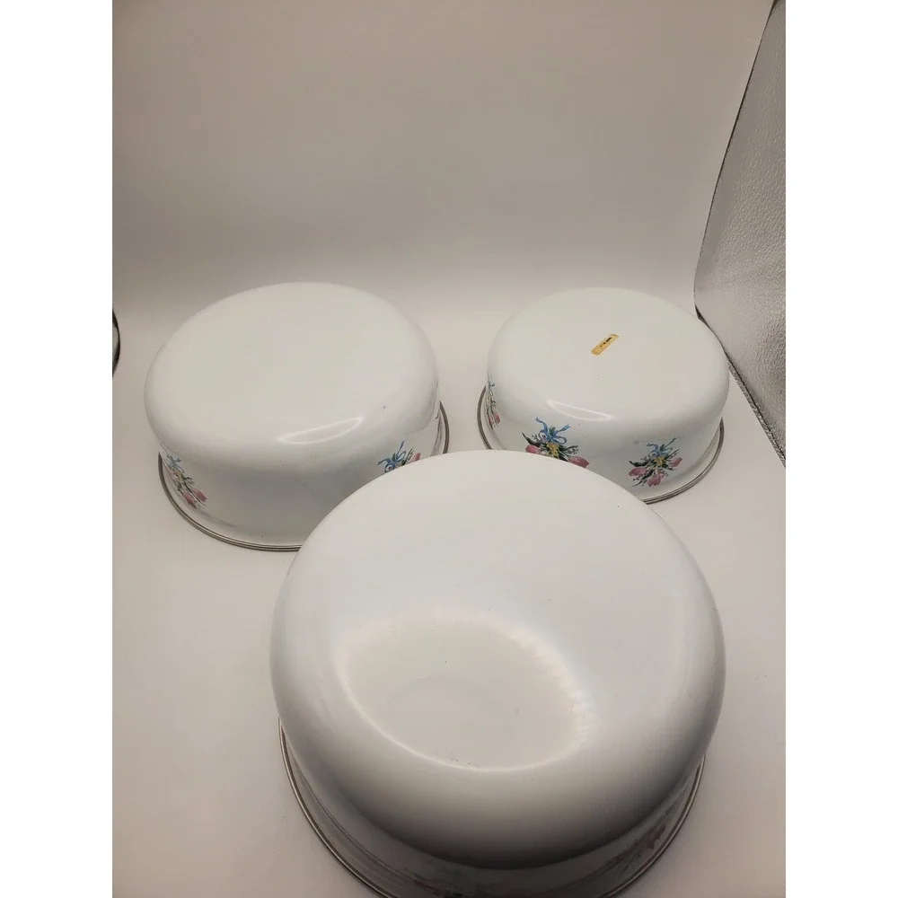 Vintage 1970s Floral Tulip Enamelware Nesting Bowls - Set of 3